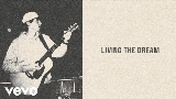 Miniatura do vídeo Livin’ The Dream