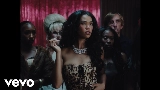 Miniatura do vídeo Don't Remind Me (with Anderson .Paak)