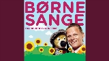 Miniatura do vídeo Bjørnen Bjørn Er En Bjørn - Remix